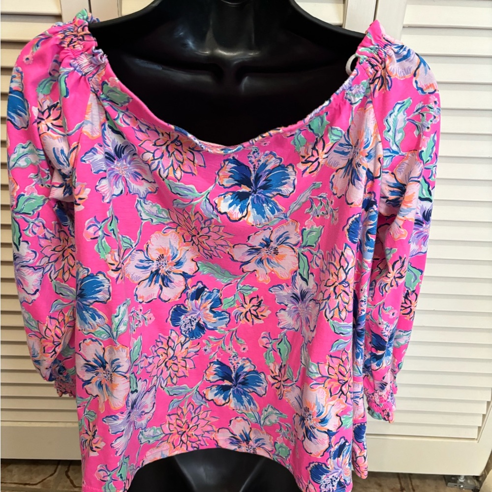 Lilly Pullitzer off shoulder top. L - Picture 2 of 3